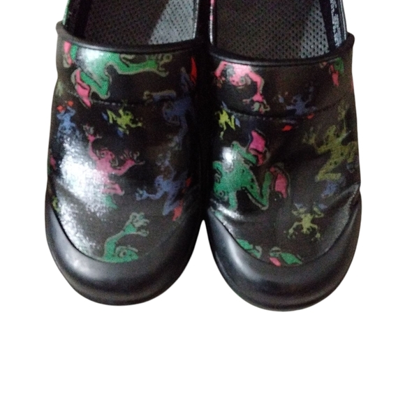 Dansko Frog Clogs Black Waterproof Slip On Comfort Shoes Sz 8 - Picture 4 of 10